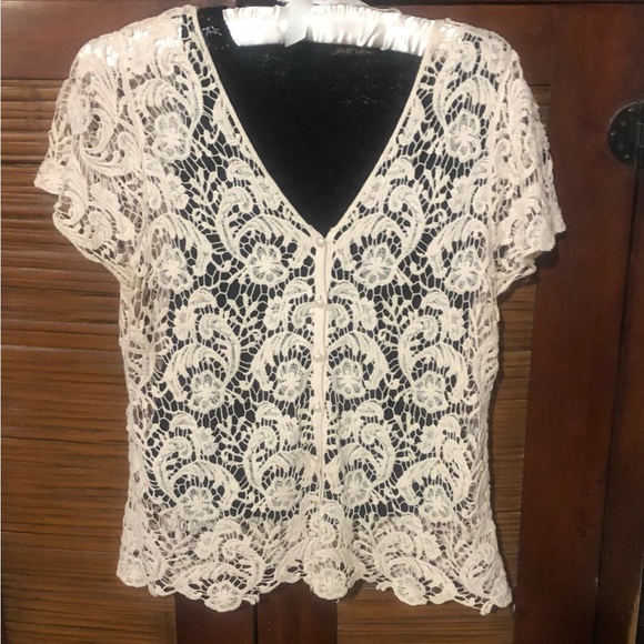 Lacey embroidered top. Can be dressy or casual with jeans., - Picture 3 of 3